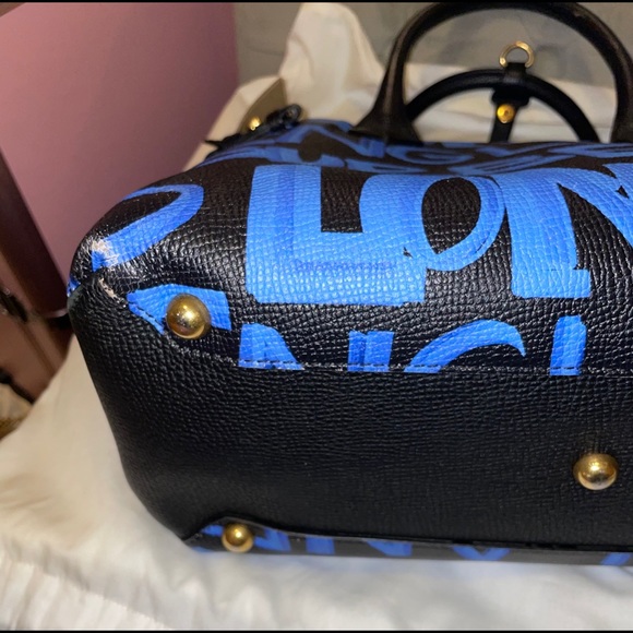 Burberry - Picture 7 of 7